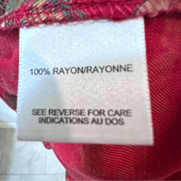 Talbots Size 16 wrap skirt. Red paisley. Midi - Picture 6 of 6